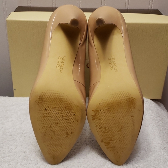 Franco Sarto patent leather, nude, pointed toe, 7M - Picture 4 of 12